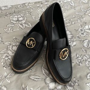Women’s size 9 Michael Kors April loafers